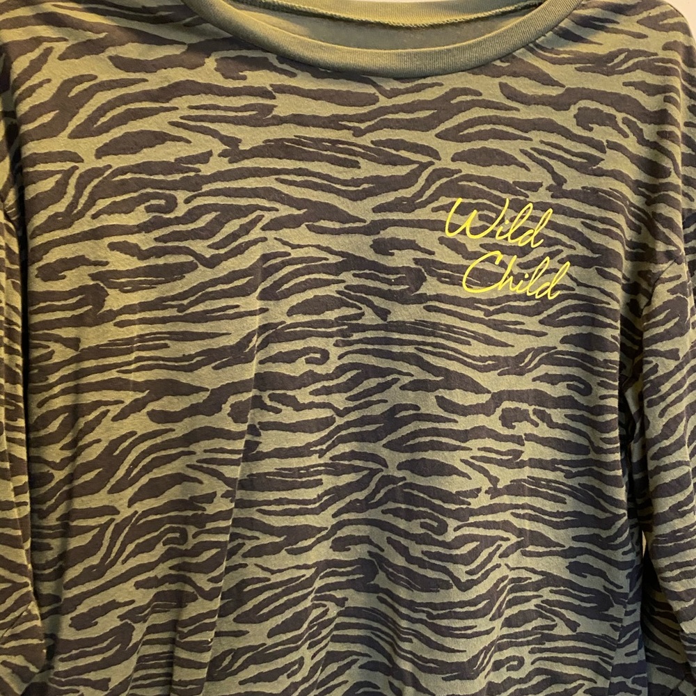 Cropped long sleeve tee